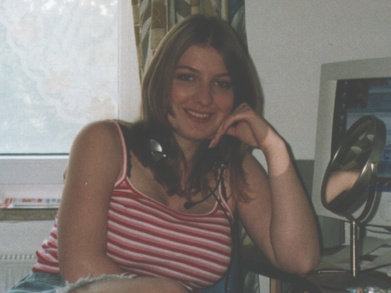 elli0012-800x600